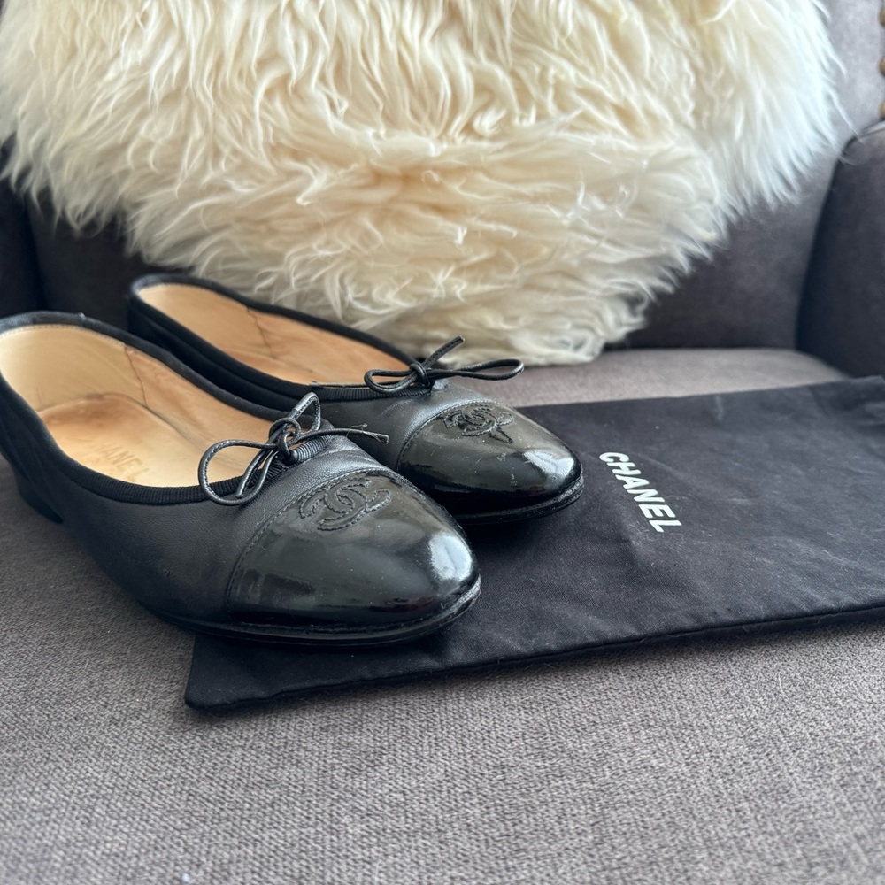 Chanel Lambskin Patent Cap Toe Ballerina Shoes size 8.5